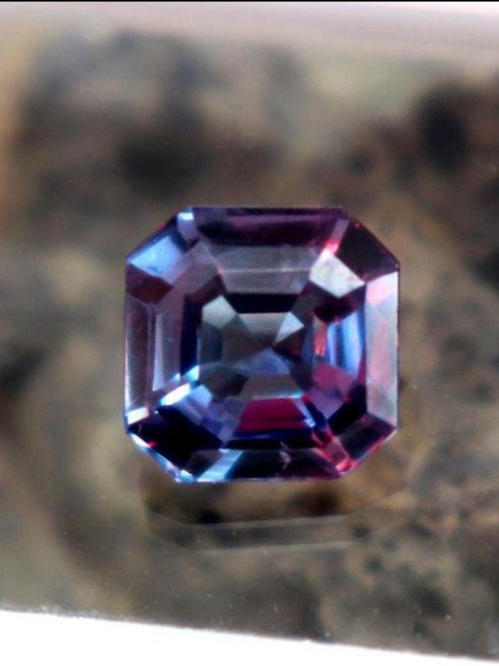 Alexandrite 3.7Carat(s)
Faceted